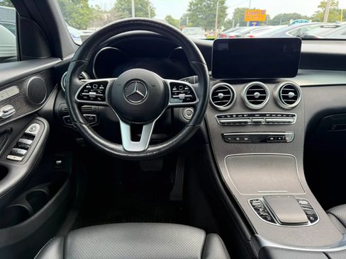 Used 2021 Mercedes-Benz GLC 300 4MATIC image 10