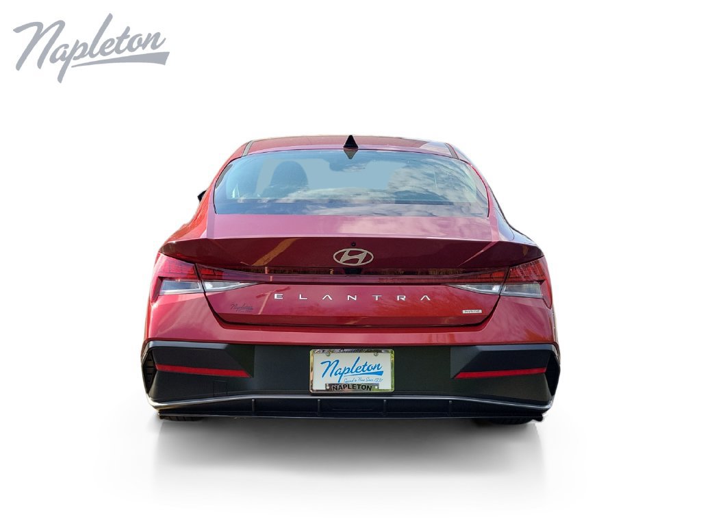Used 2025 Hyundai Elantra Limited FWD image 4