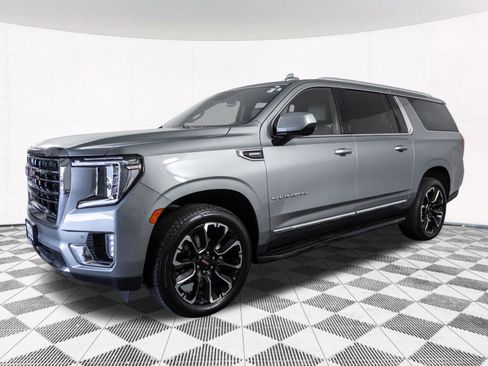 Used 2023 GMC Yukon XL SLT AWD/4WD image 14