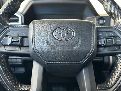 Certified 2026 Toyota Tacoma SR5 AWD/4WD image 22