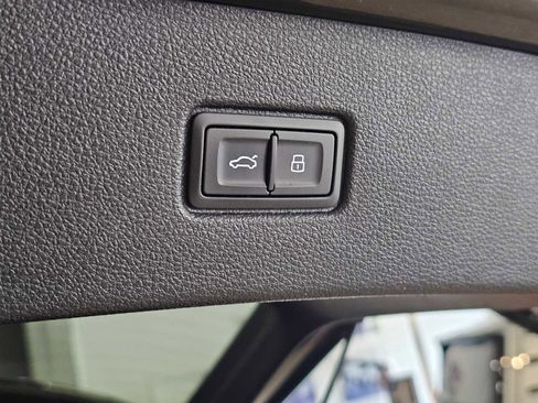 Used 2023 Audi Q7 2.0T Premium Plus w/ Premium Plus Package AWD/4WD image 17