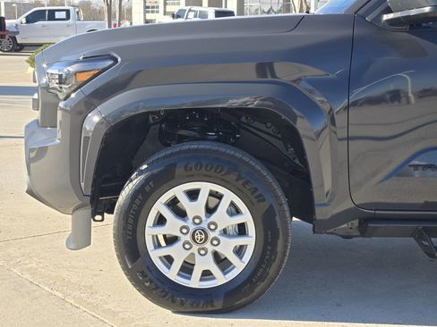 Certified 2025 Toyota Tacoma SR5 image 8