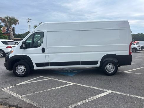 Used 2024 RAM ProMaster 2500 w/ Convenience Group FWD image 9