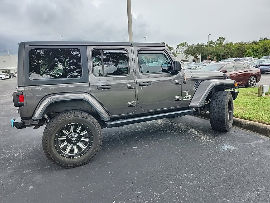 Used 2019 Jeep Wrangler Unlimited Sahara AWD/4WD image 4