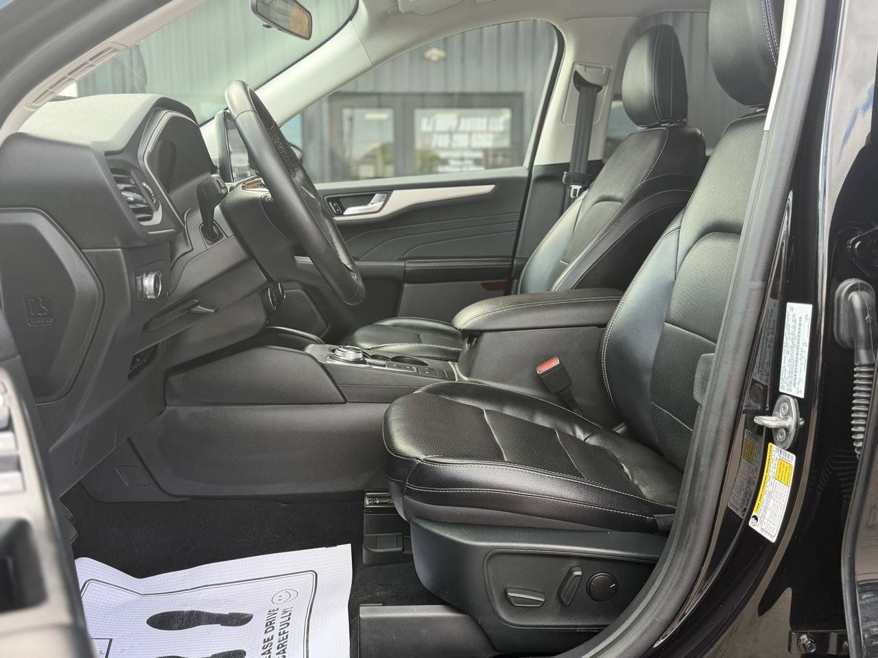 Used 2022 Ford Escape SEL AWD/4WD image 9