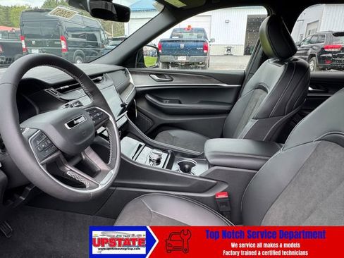New 2026 Jeep Grand Cherokee L 4WD image 12