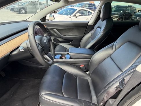 Used 2020 Tesla Model 3 Standard Range RWD image 6