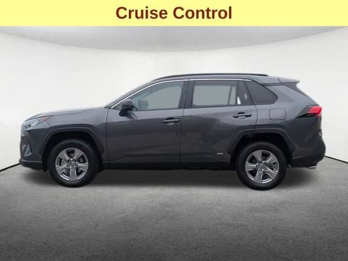 Used 2022 Toyota RAV4 LE AWD/4WD image 9