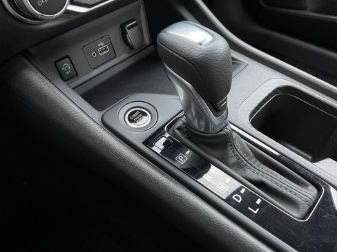 Used 2025 Nissan Sentra S image 36