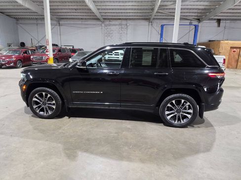 Used 2022 Jeep Grand Cherokee Overland w/ Adv Protech Group III AWD/4WD image 5