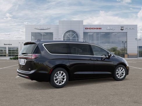 New 2026 Chrysler Pacifica Select image 4
