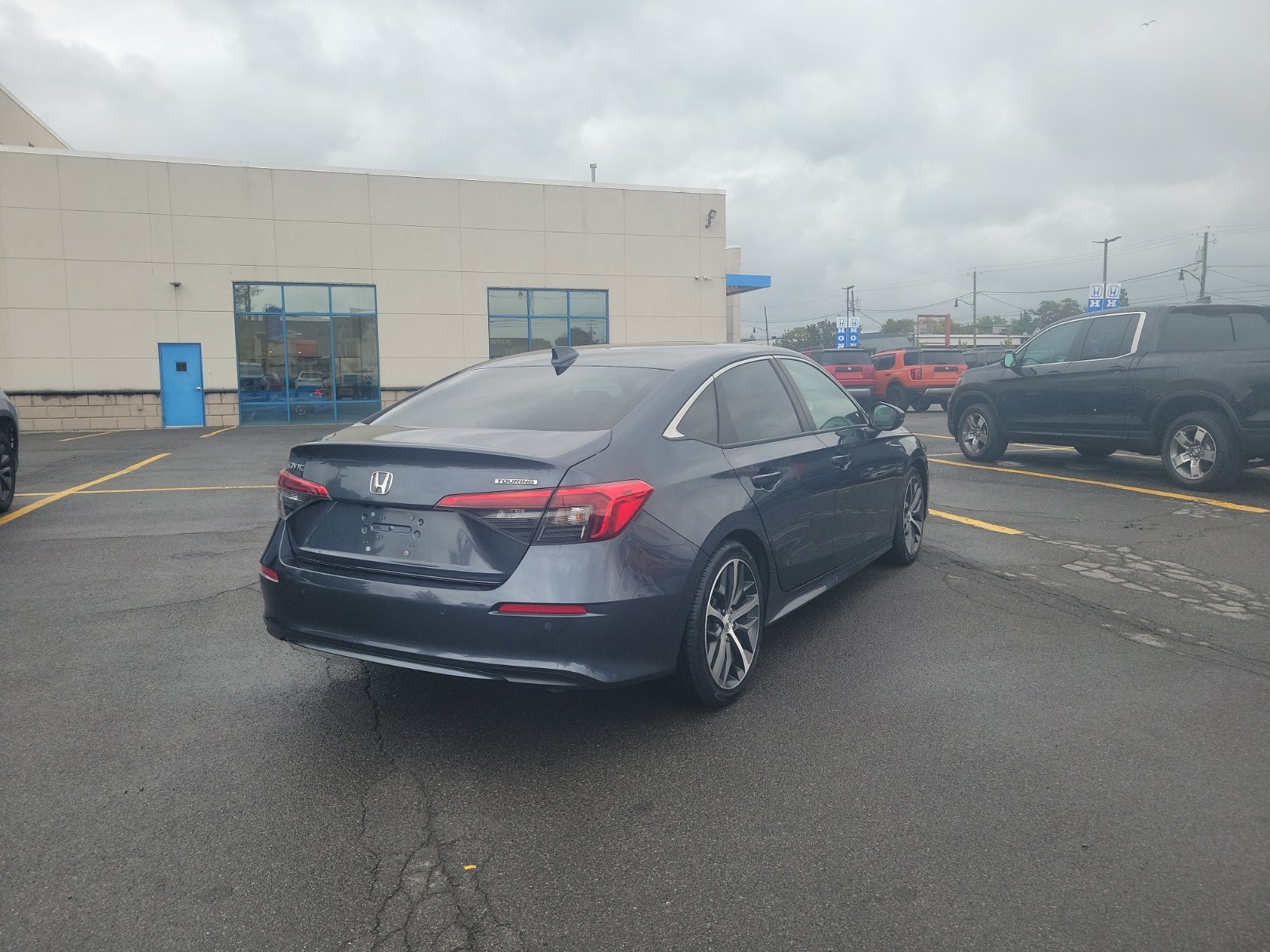 Used 2023 Honda Civic Touring image 5