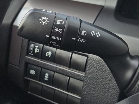 Certified 2025 Toyota Tacoma SR5 AWD/4WD image 28