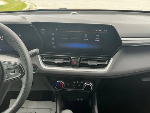 Used 2024 Chevrolet TrailBlazer LT w/ Driver Confidence Package FWD image 25