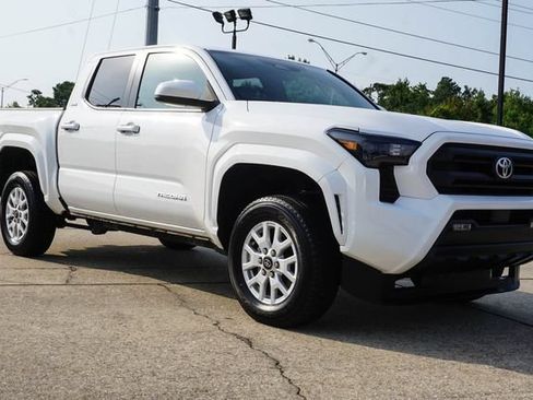 Used 2024 Toyota Tacoma SR5 RWD image 2