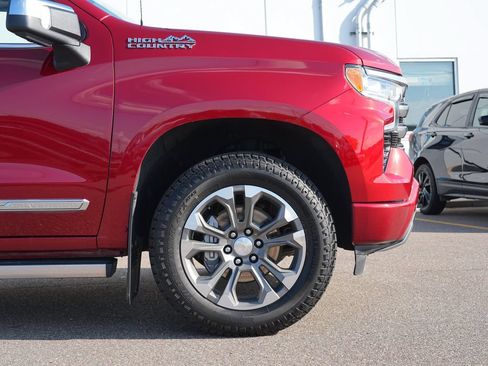 Used 2024 Chevrolet Silverado 1500 High Country w/ Technology Package AWD/4WD image 11