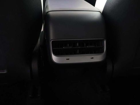 Used 2024 Tesla Model Y Performance AWD/4WD image 46