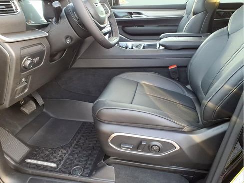 New 2026 Jeep Grand Wagoneer L 4WD image 16
