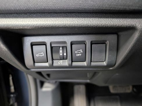 Used 2025 Subaru Outback Premium image 25