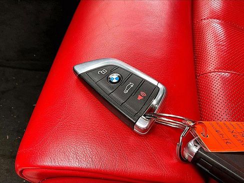 Used 2017 BMW X6 M AWD/4WD image 8