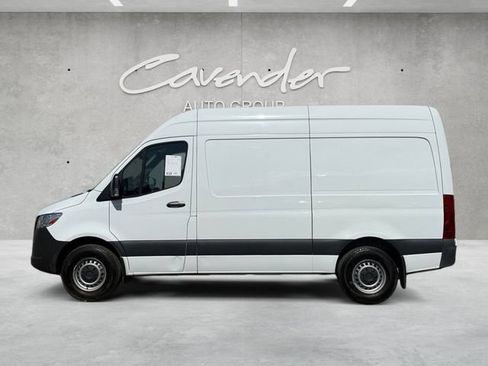 Used 2022 Mercedes-Benz Sprinter 2500 image 14