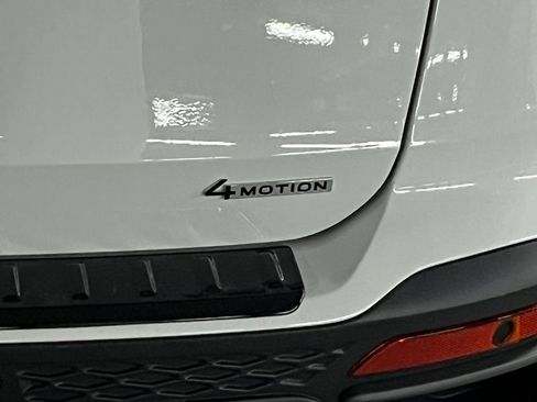 New 2026 Volkswagen Taos SE AWD/4WD image 36