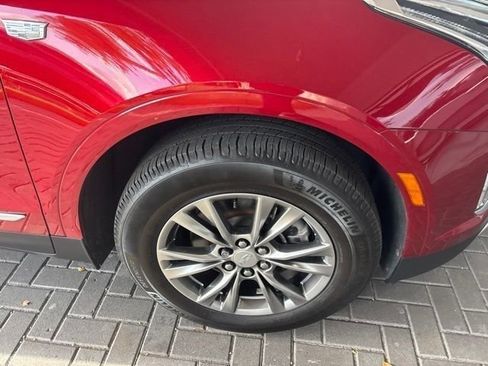 Used 2021 Cadillac XT5 Premium Luxury FWD image 2