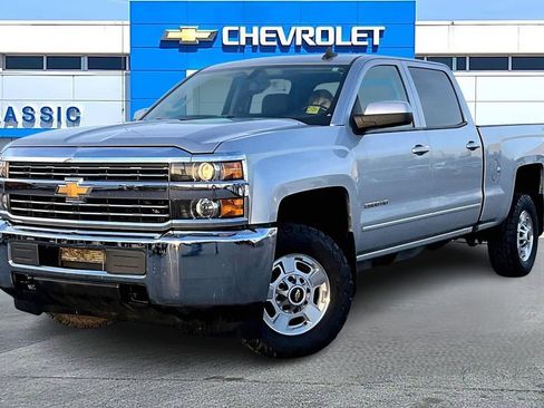 Used 2017 Chevrolet Silverado 2500 LT image 3