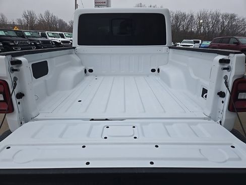 New 2026 Jeep Gladiator Mojave image 25