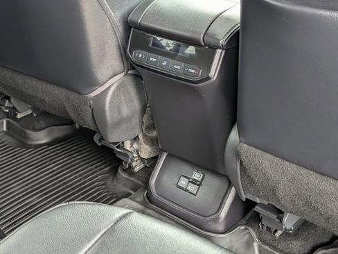 Used 2023 Toyota Highlander XSE image 33