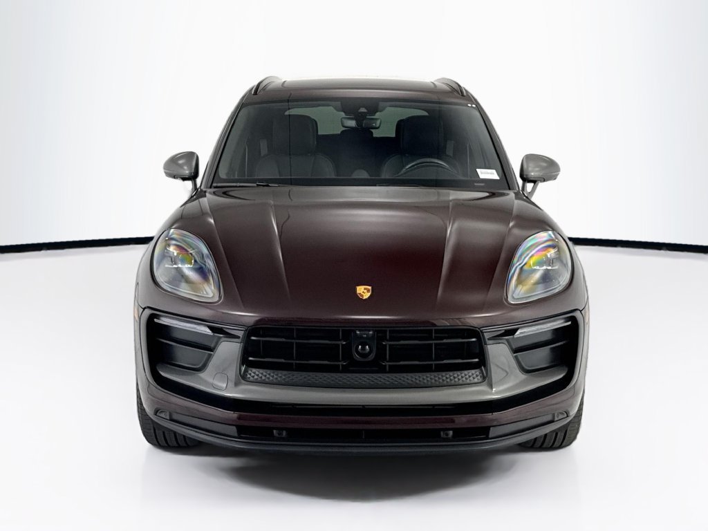 Used 2024 Porsche Macan AWD/4WD image 2