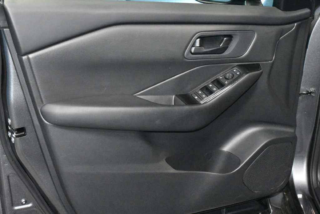 Certified 2026 Nissan Rogue S AWD/4WD image 4