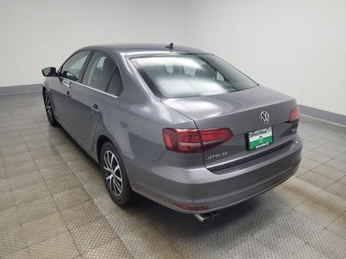 Used 2017 Volkswagen Jetta SE FWD image 5