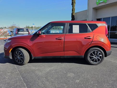 Used 2022 Kia Soul LX image 8