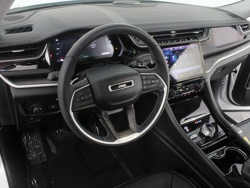 Used 2022 Jeep Grand Cherokee Limited 4xe w/ Luxury Tech Group II image 10