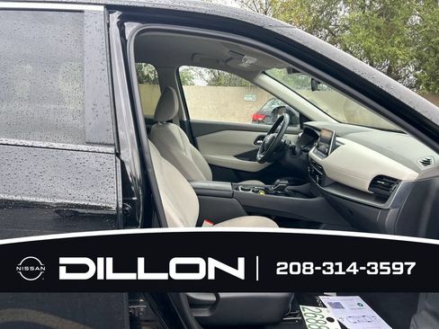 Used 2025 Nissan Rogue SV AWD/4WD image 13
