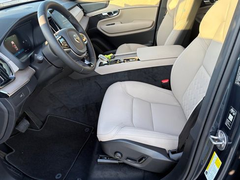 New 2026 Volvo XC90 B6 Plus image 17