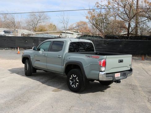 Used 2023 Toyota Tacoma TRD Off-Road image 3