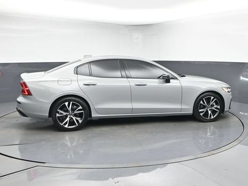 Used 2025 Volvo S60 B5 Plus FWD image 9