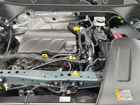 Used 2025 Chevrolet Trax LT w/ Driver Confidence Package FWD image 37