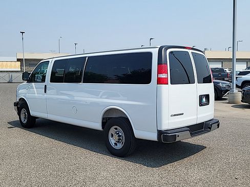 Used 2025 Chevrolet Express 3500 LT w/ LT Preferred Equipment Group RWD image 5