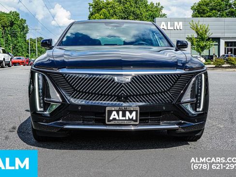 Used 2024 Cadillac Lyriq Luxury AWD/4WD image 9