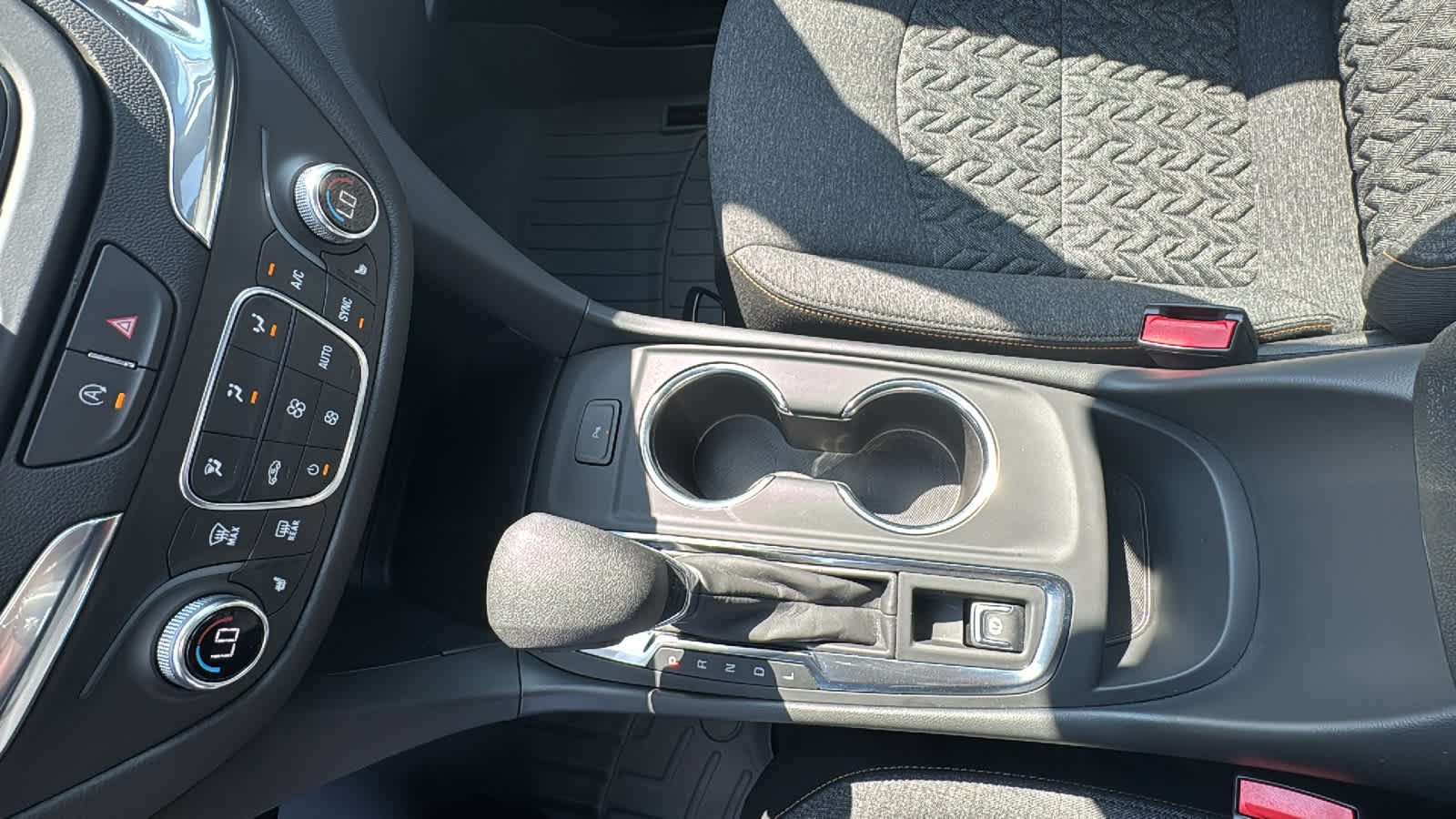 Certified 2024 Chevrolet Equinox LT FWD image 13