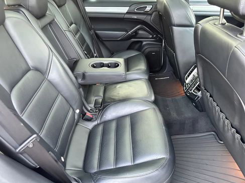 Used 2013 Porsche Cayenne Turbo image 21