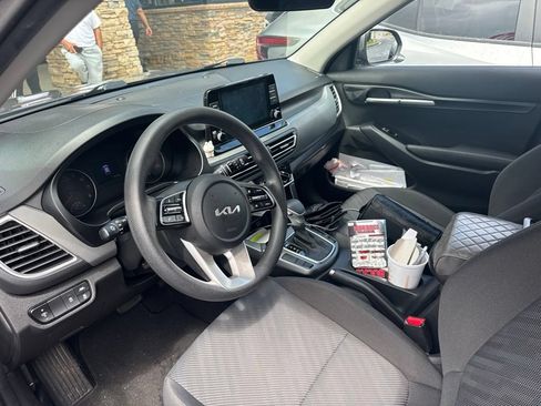 Used 2022 Kia Seltos LX AWD/4WD image 6