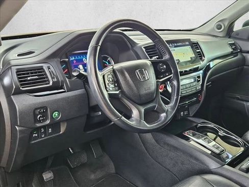 Used 2021 Honda Pilot Touring image 10