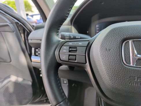 Used 2023 Honda Accord EX-L image 19
