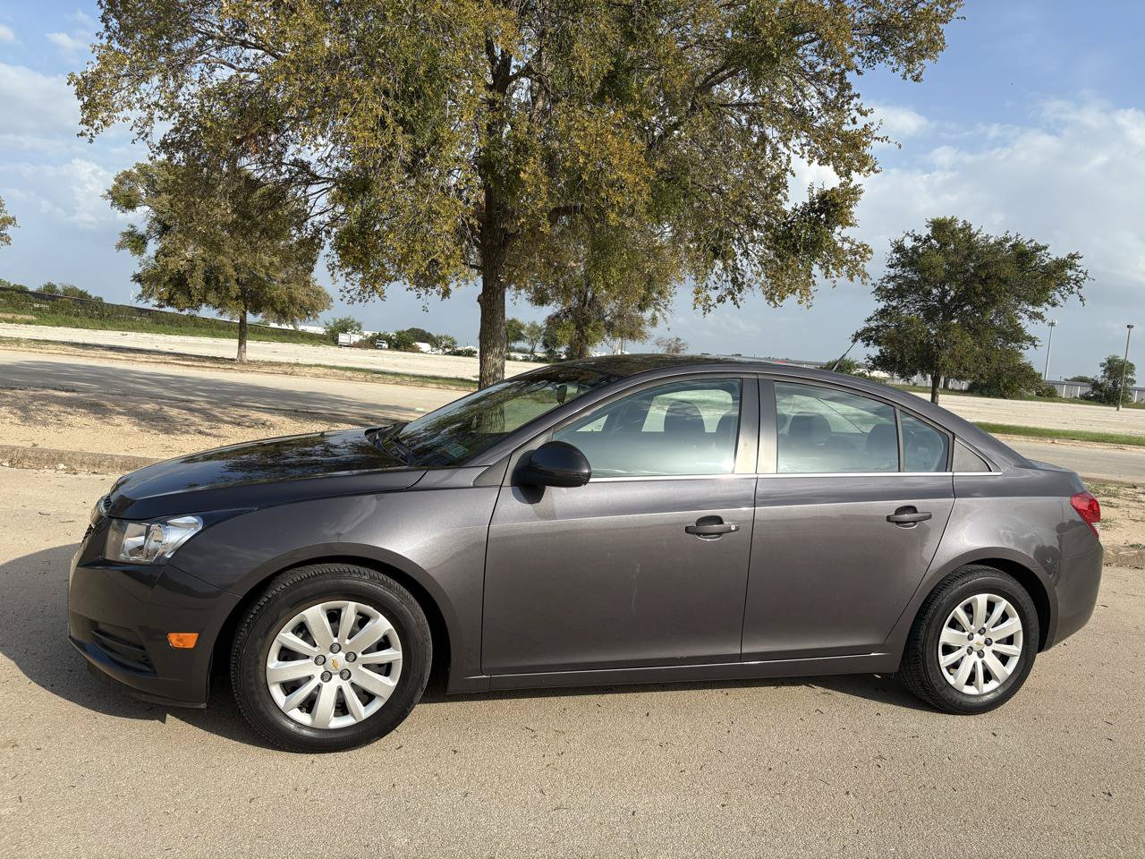 Used 2011 Chevrolet Cruze LT FWD image 6