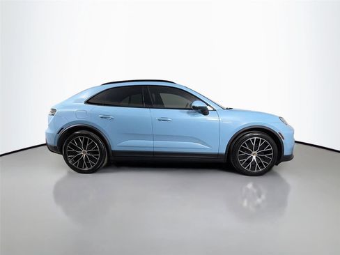 Used 2026 Porsche Macan Electric RWD image 8