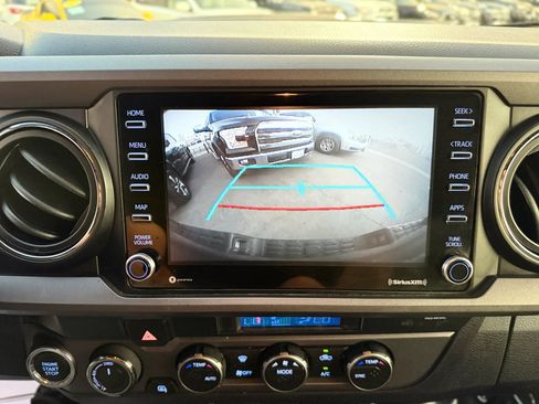 Used 2021 Toyota Tacoma TRD Sport w/ Technology Package image 32